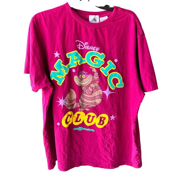 ALICE IN WONDERLAND pink Cheshire Cat Magic Club tee NWOT Sz XL fits XXL - Picture 1 of 5
